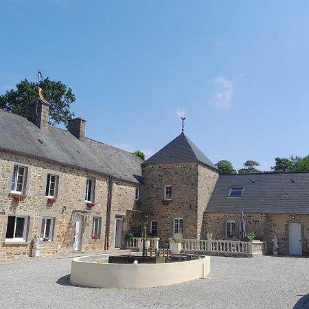 Domaine De La Tour Carree - 3 Chambres Benoitville Экстерьер фото