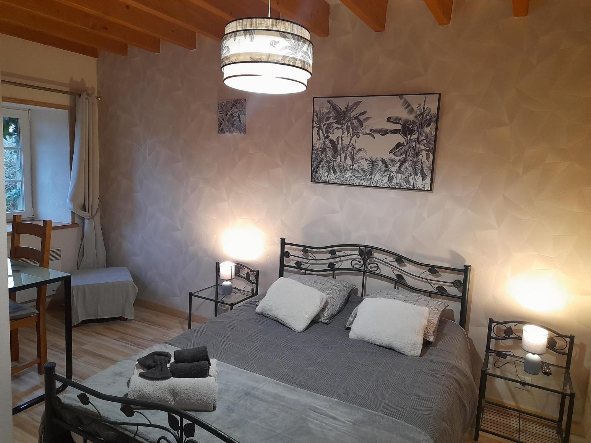 Domaine De La Tour Carree - 3 Chambres Benoitville Экстерьер фото